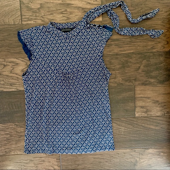 Zara Tops - 🔥SALE🔥 Zara Tie-Neck Blouse